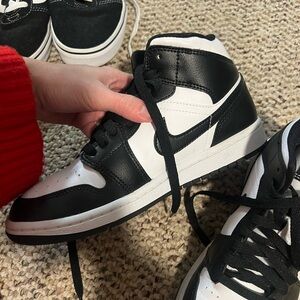 Nike Kids Black and White Sneakers
